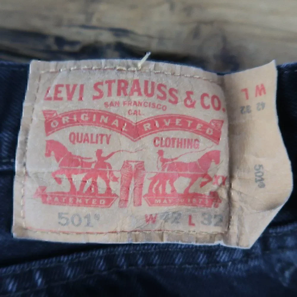LEVI'S 501 BUTTON FLY BLACK DENIM JEANS SIZE W42 L32
